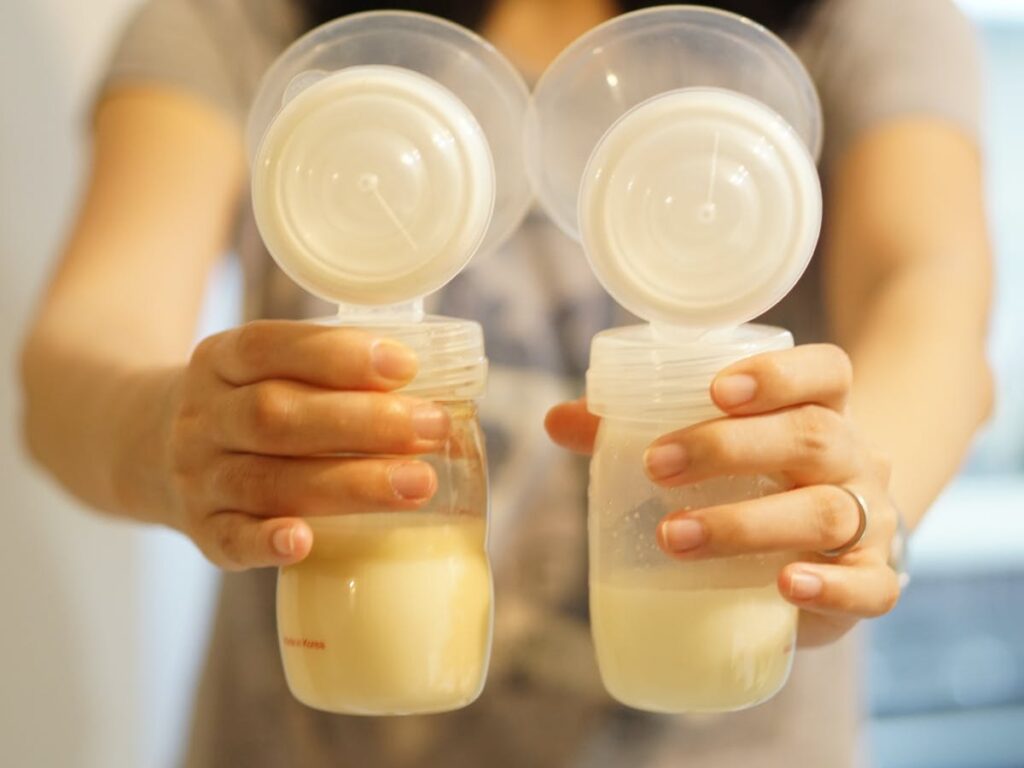 Benefits of Giving Colostrum for Mothers and Babies