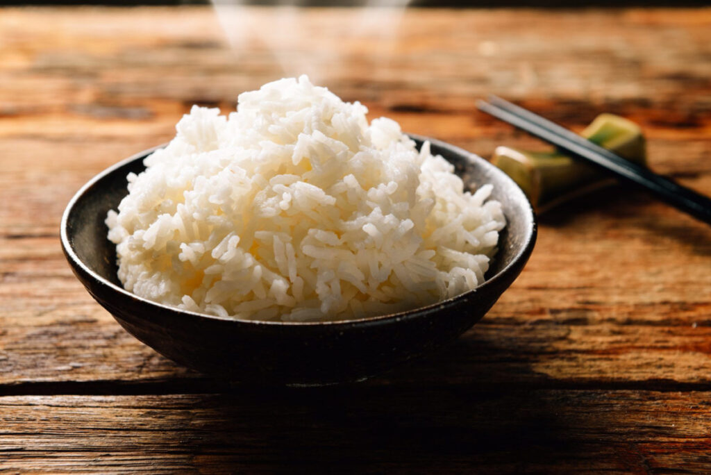 Discussing the Benefits of Consuming Cold Rice and Hot Rice for Health