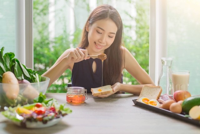 Important Nutrients from Breastfeeding Mothers’ Food for Smart Babies